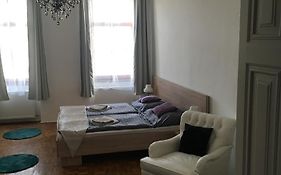Designholz Studio Apartman
