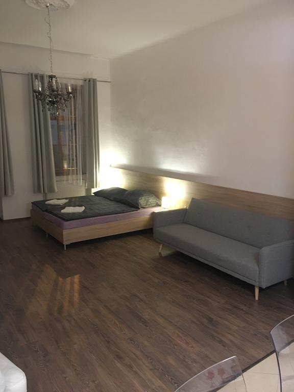 Designholz Studio Apartman Hotel Győr Kültér fotó