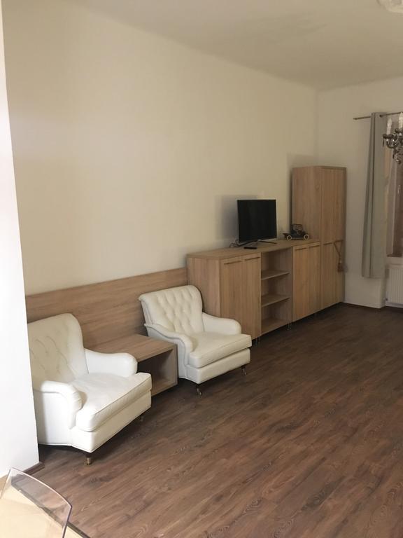 Designholz Studio Apartman Hotel Győr Kültér fotó