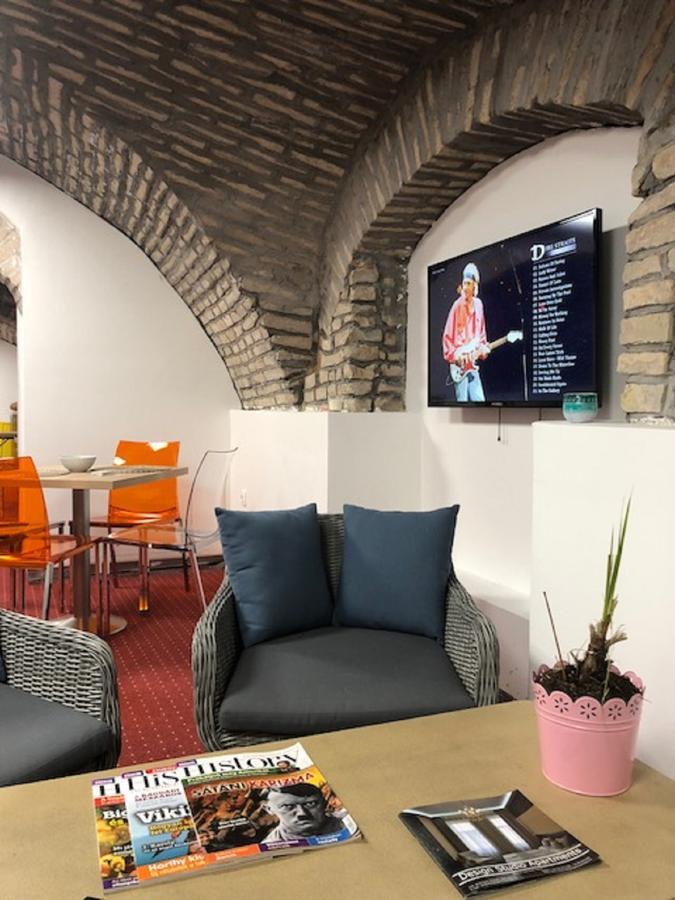 Designholz Studio Apartman Hotel Győr Kültér fotó