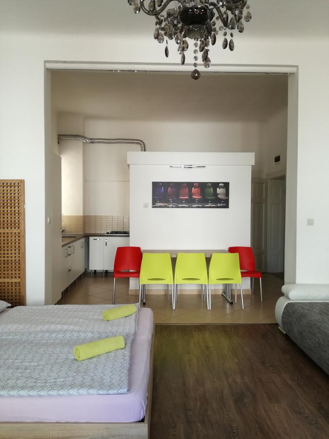 Designholz Studio Apartman Hotel Győr Kültér fotó